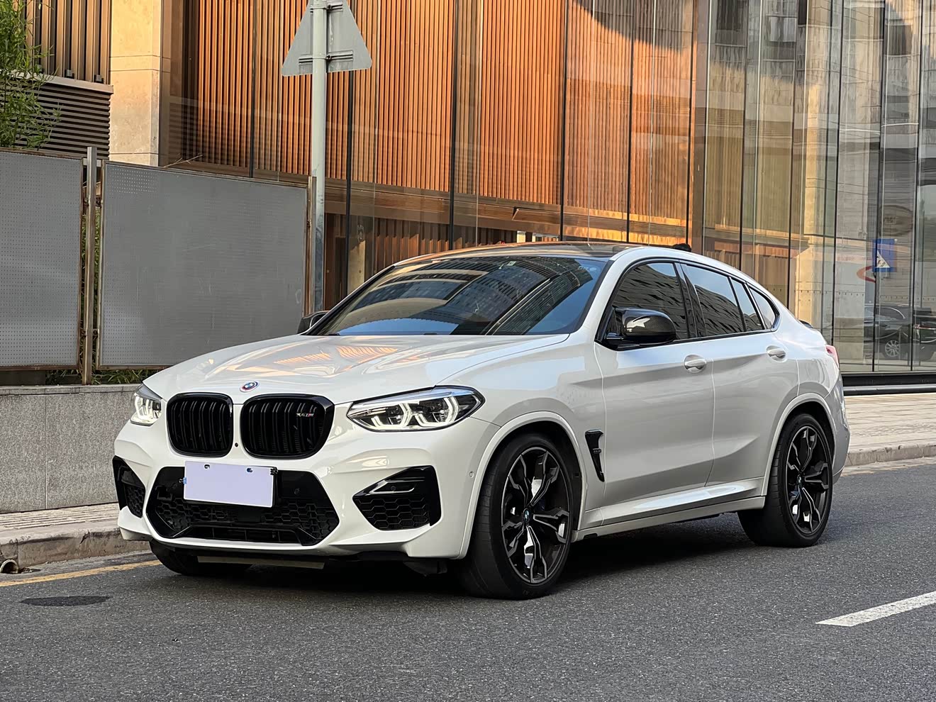 BMW X4 M 2021 BMW X4 M 2021 car image