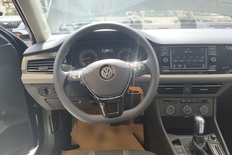 Volkswagen Lavida 2021 car image #15