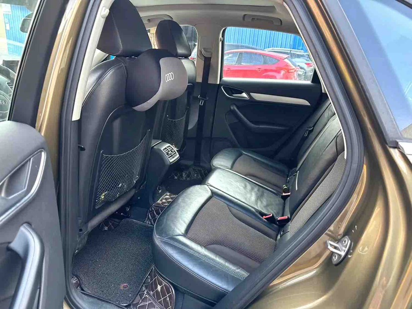 Audi Q3 2018 car image #3