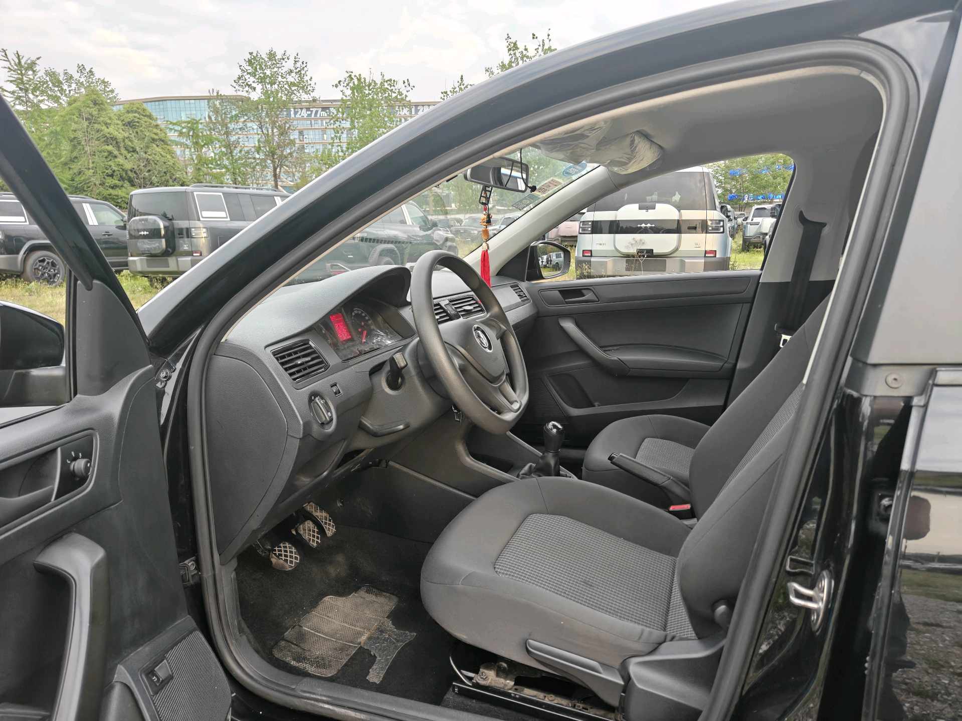 Volkswagen Santana 2018 car image #3