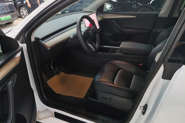 Tesla Model Y 2023 #16 Tesla Model Y 2023 car image #16