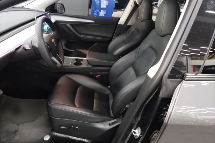 Tesla Model Y 2024 #15 Tesla Model Y 2024 car image #15