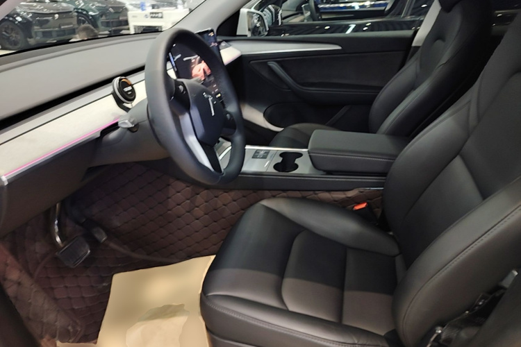 Tesla Model Y 2024 #15 Tesla Model Y 2024 car image #15