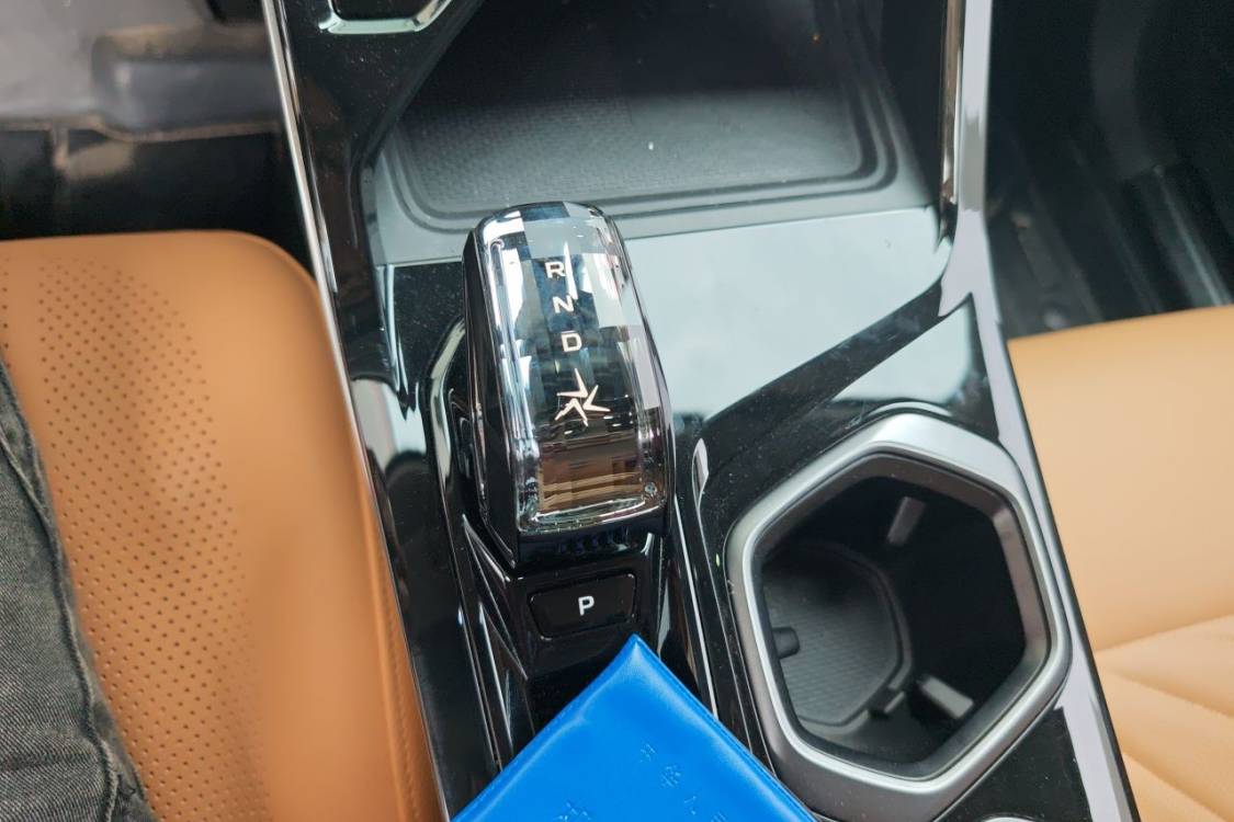 GEELY Boyue L 2023 car image #27