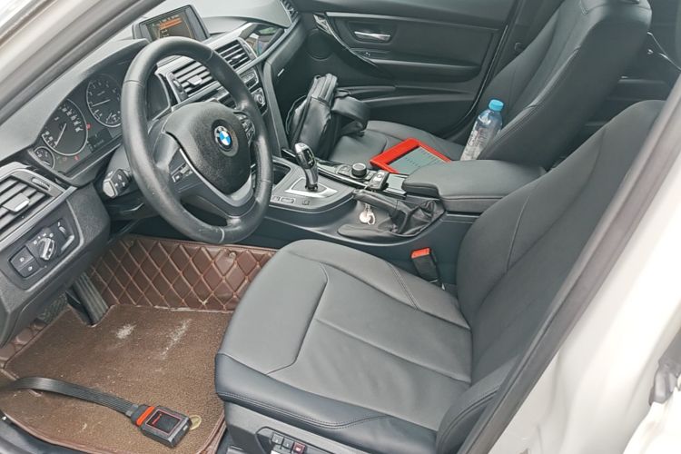 BMW 3 Series 2017 صورة سيارة #15