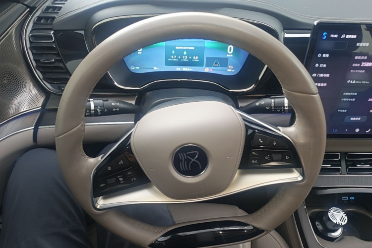 BYD Han 2024 car image #11