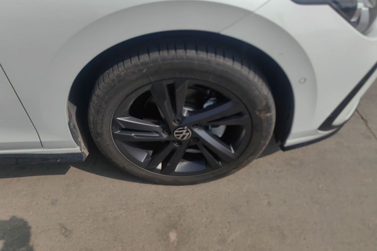 Volkswagen Golf 2024 imagen de coche #6