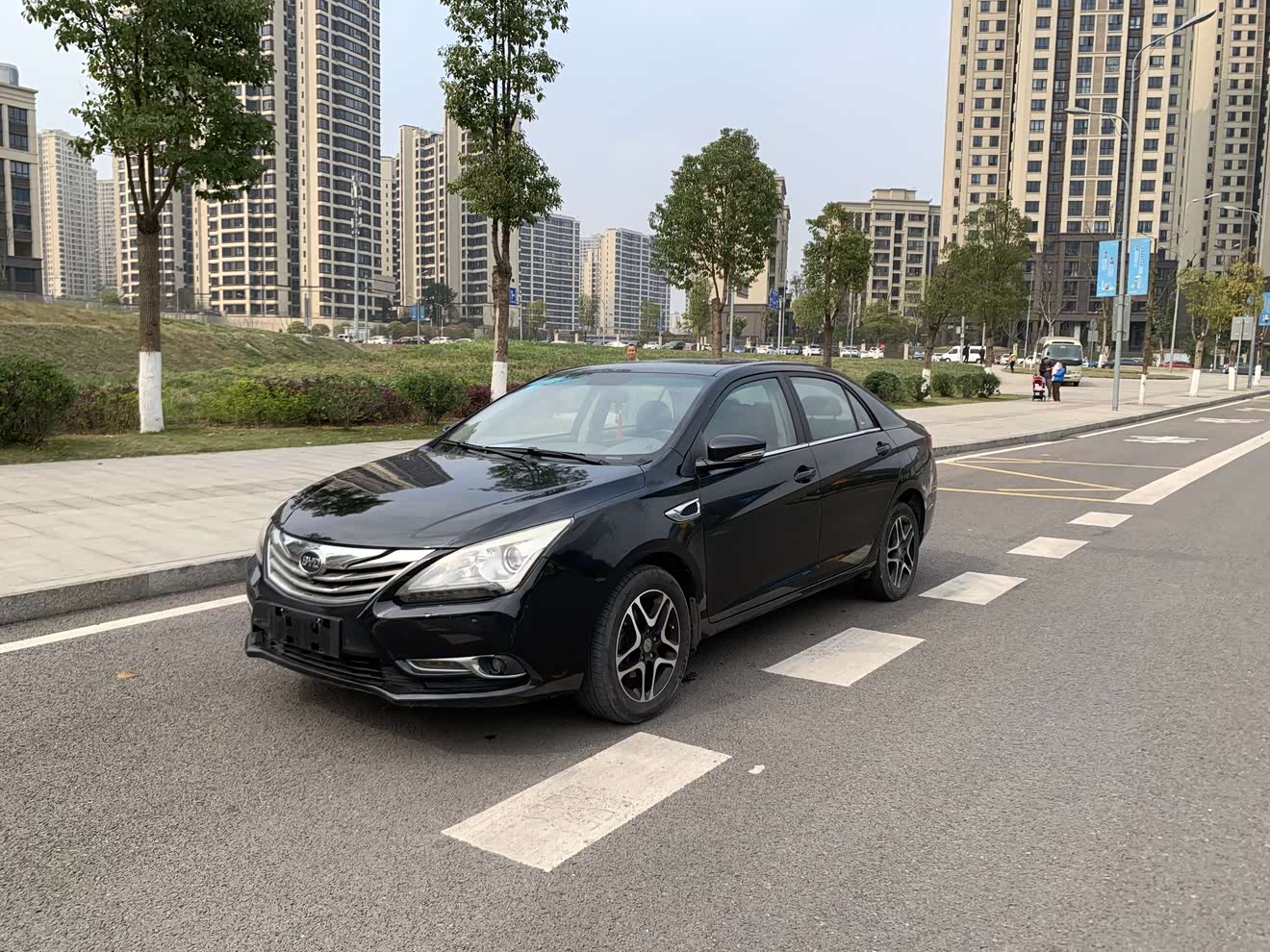 BYD G5 2015 car image 