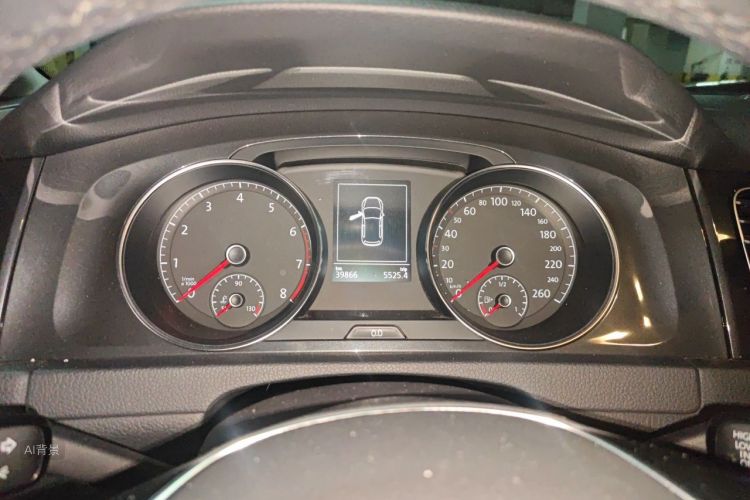 Volkswagen Golf 2019 car image #13