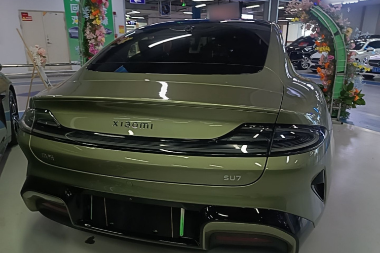 MI SU7 2024 car image #4