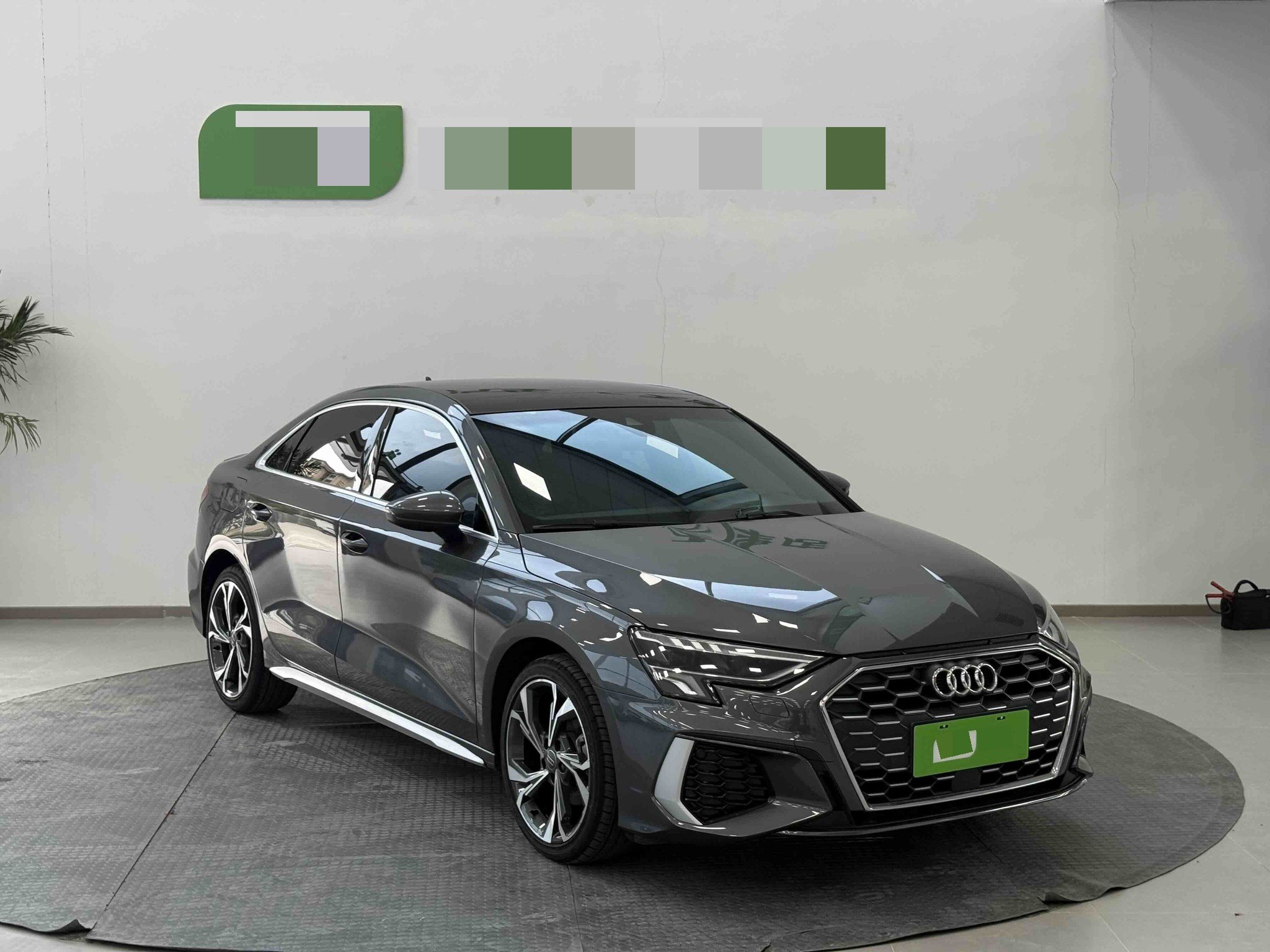 2022 immagine di auto #2