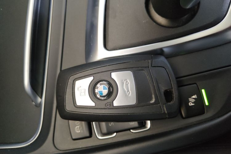 BMW 3 Series 2016 car image #9