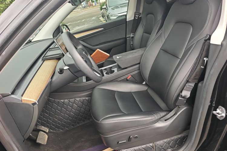 Tesla Model Y 2022 car image #15