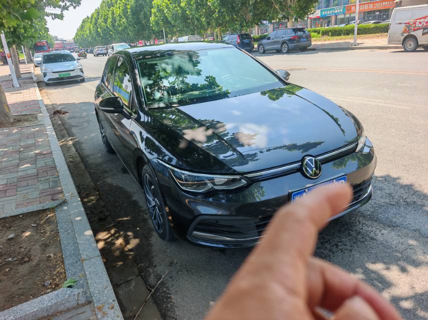 Volkswagen Golf 2022 car image 
