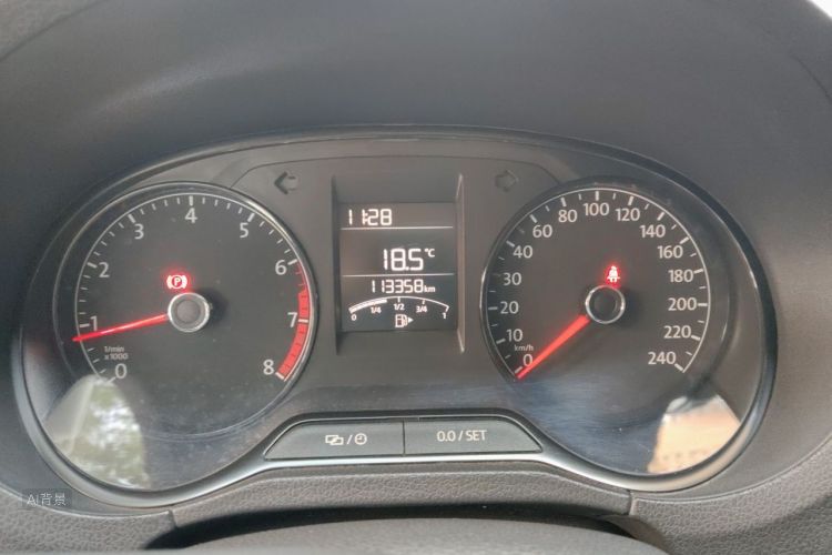 Volkswagen Polo 2016 car image #13