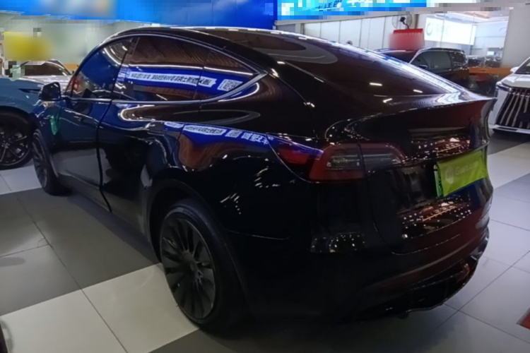 Tesla Model Y 2022 #5 Tesla Model Y 2022 car image #5