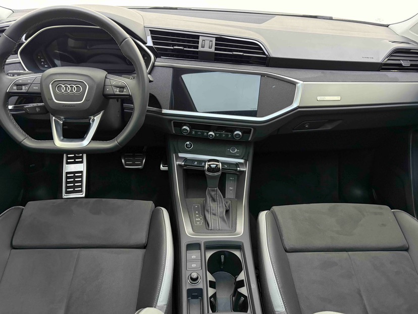 Audi Q3 2023 #10 Audi Q3 2023 car image #10