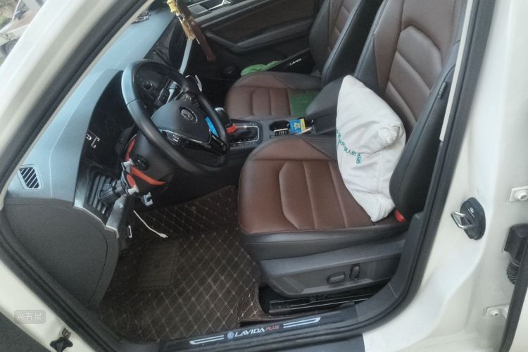 Volkswagen Lavida 2019 car image #17