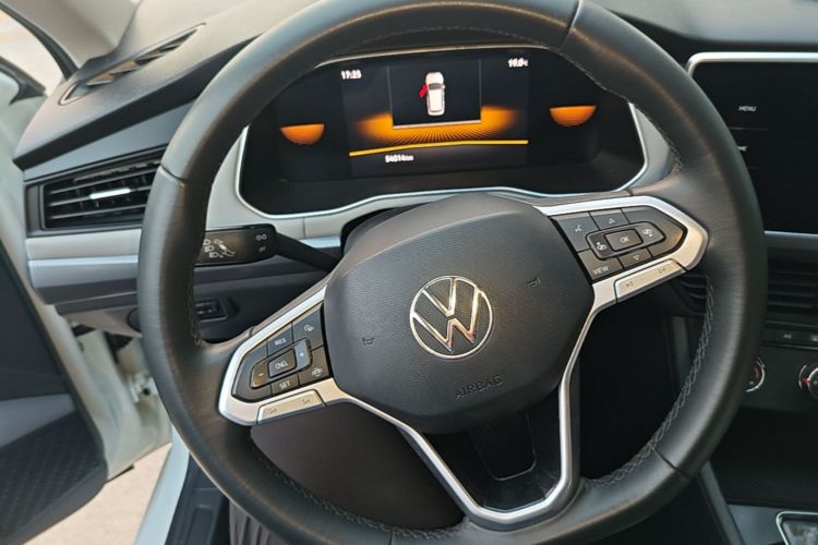 Volkswagen Bora 2024 immagine di auto #11