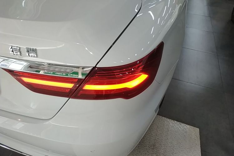 GEELY Binray 2019 image de voiture #8