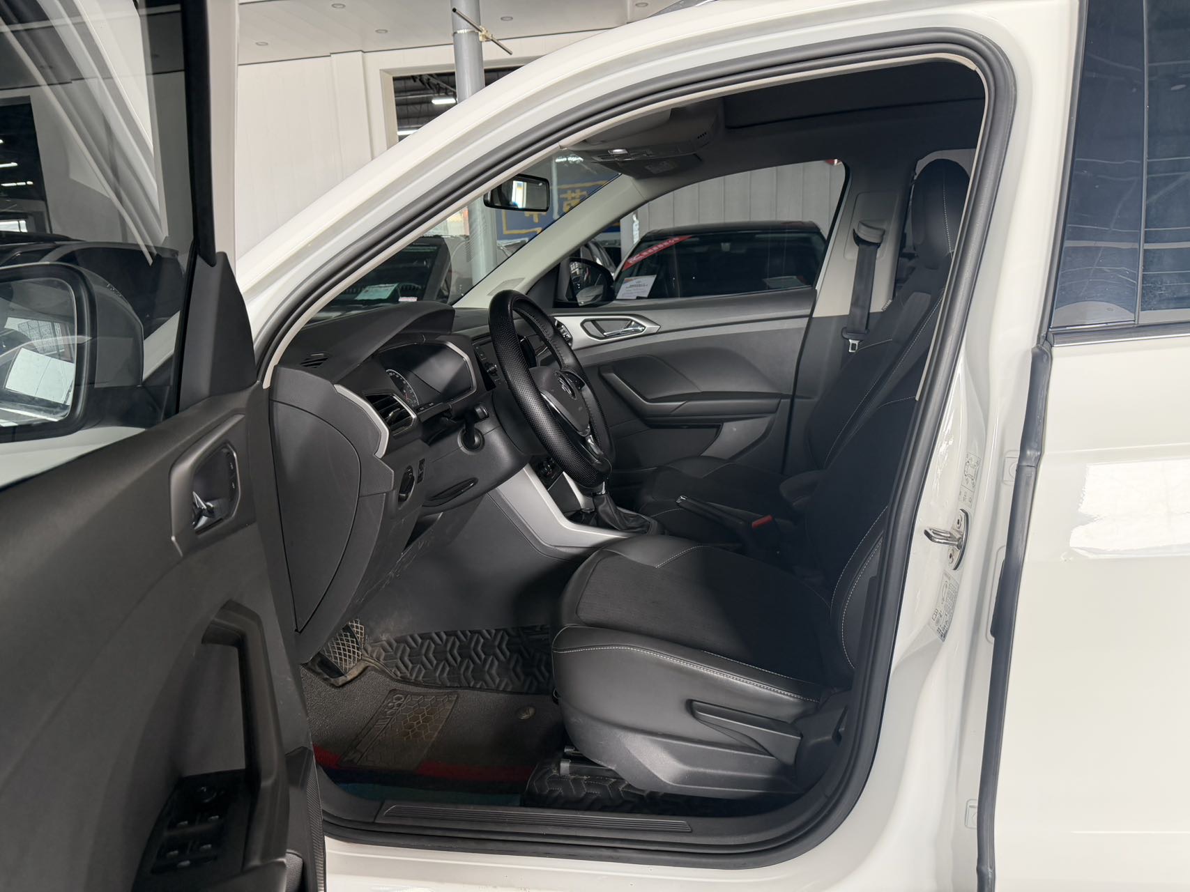 Volkswagen T-Cross 2021 #7 Volkswagen T-Cross 2021 car image #7