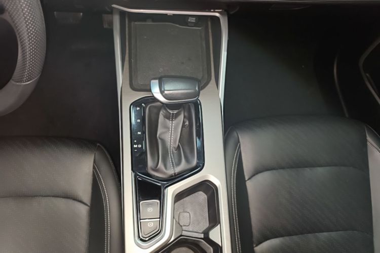 GEELY Emgrand 2023 #18 GEELY Emgrand 2023 car image #18