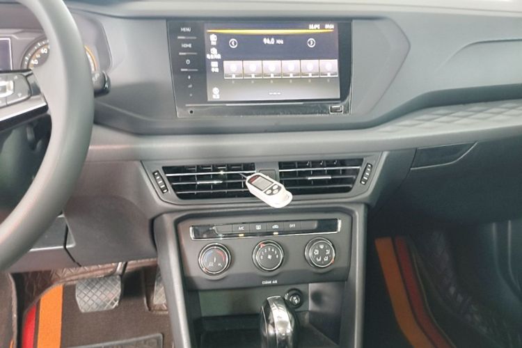Volkswagen Tharu 2021 car image #13