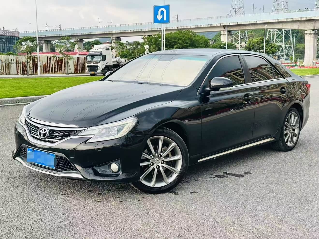 Toyota Reiz 2013 immagine di auto 