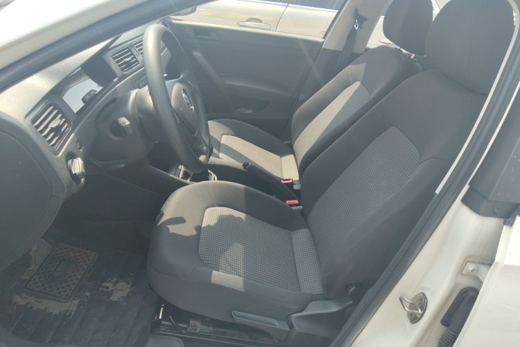 Volkswagen Santana 2019 car image #19