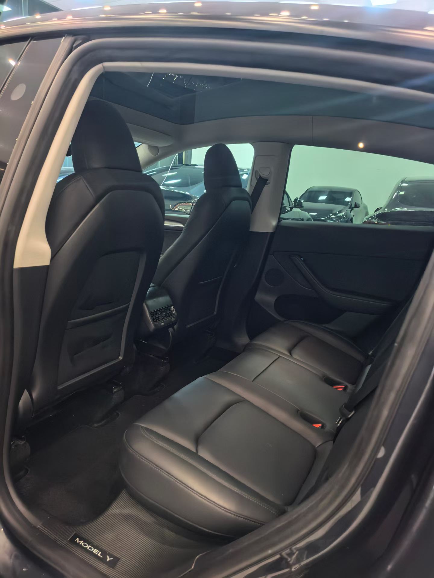 Tesla Model Y 2024 car image #5