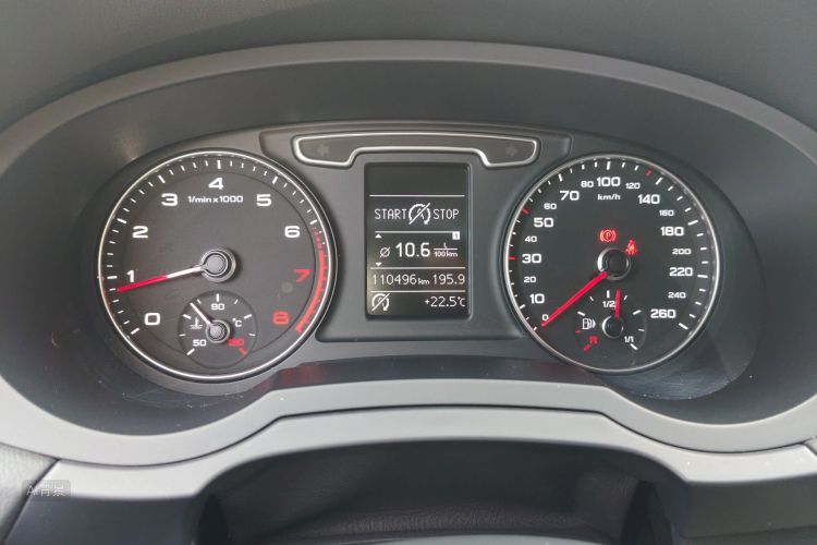 Audi Q3 2016 immagine di auto #13