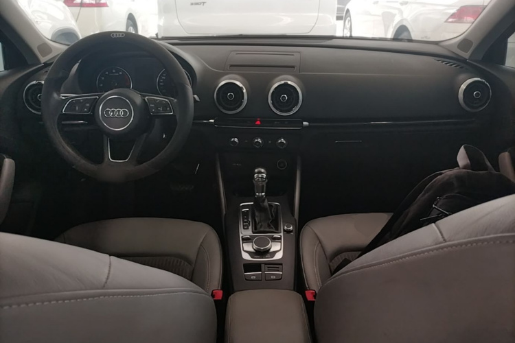 Audi A3 2019 car image #10