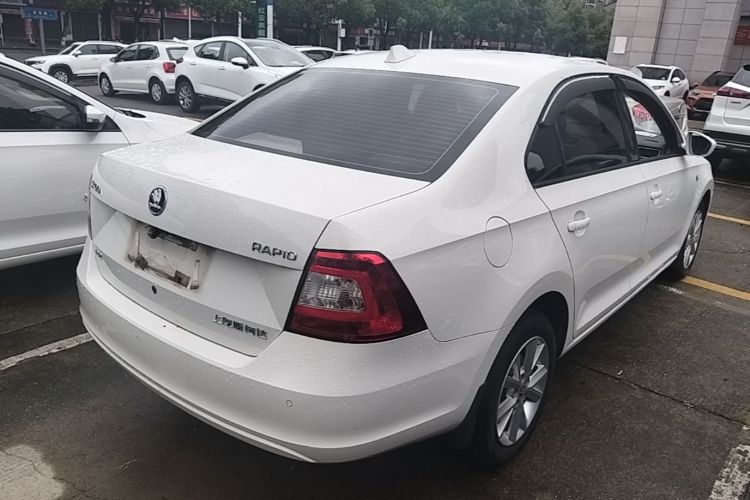 Skoda Rapid 2016 #7 Skoda Rapid 2016 car image #7