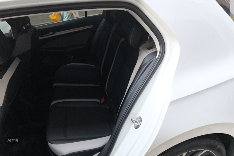 Volkswagen Golf 2021 car image #19