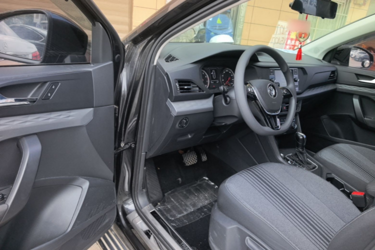 Volkswagen Tharu 2020 car image #16