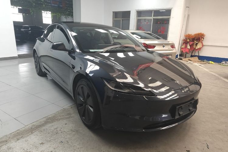 Tesla Model 3 2024 car image #4