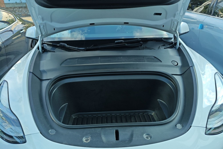 Tesla Model Y 2024 #20 Tesla Model Y 2024 car image #20