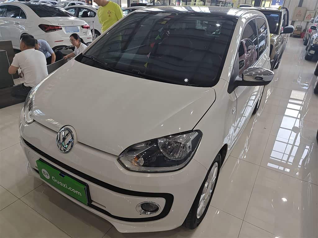 Volkswagen up! 2015 Volkswagen up! 2015 immagine di auto