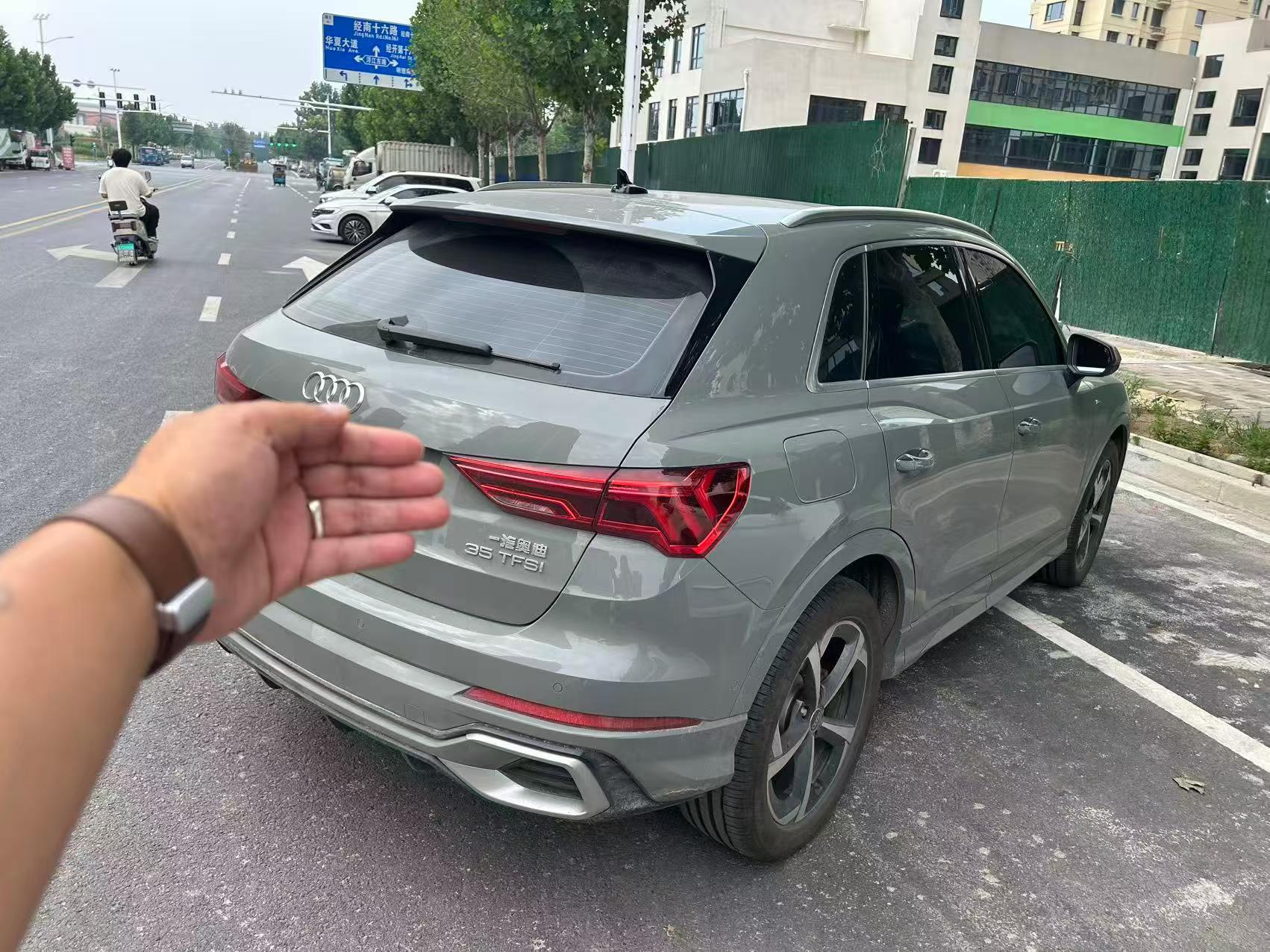 Audi Q3 2025 car image #7