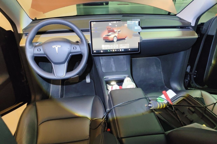 Tesla Model Y 2023 #12 Tesla Model Y 2023 car image #12