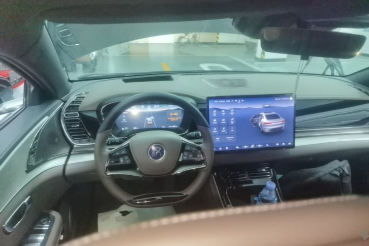 BYD Han 2024 car image #11
