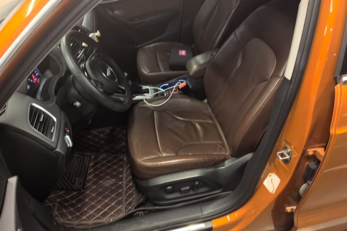 Audi Q3 2016 car image #18