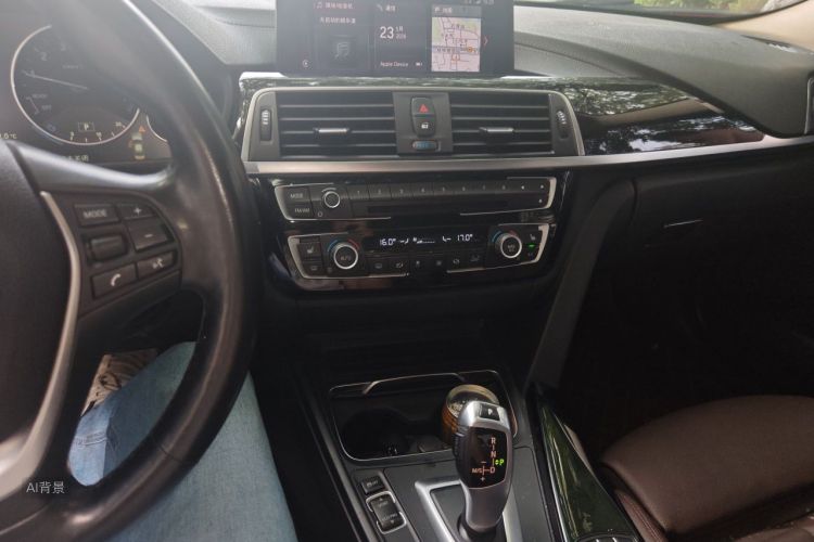BMW 3 Series 2019 car image #15