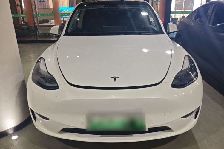 Tesla Model Y 2023 car image #3