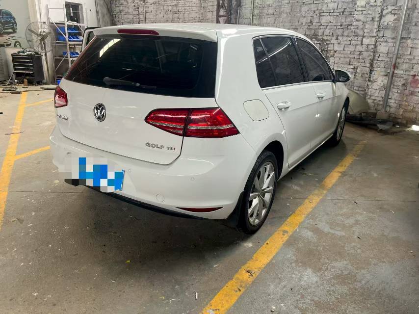 Volkswagen Golf 2015 car image #2