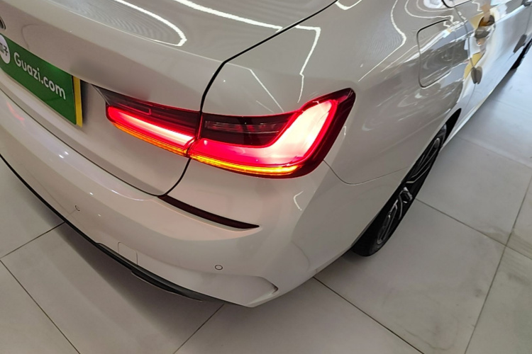 BMW 3 Series 2020 car image #8