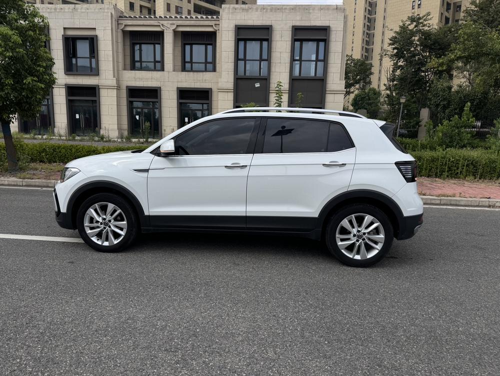 Volkswagen T-Cross 2024 car image #4
