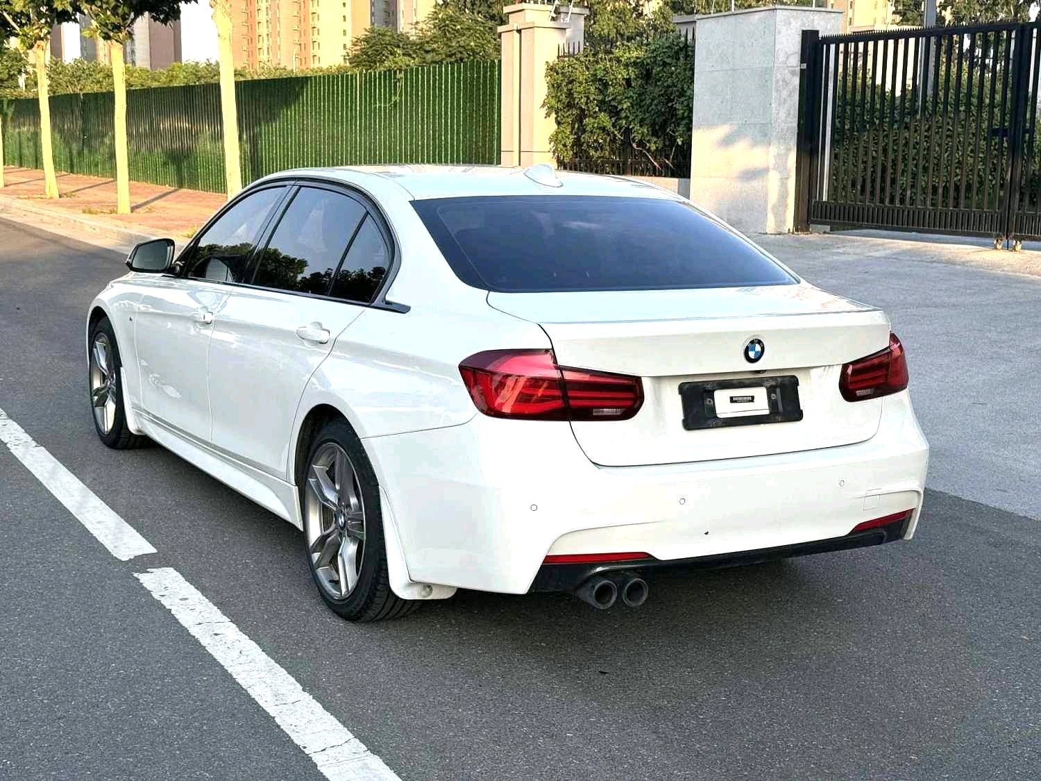 BMW 3 Series 2018 #5 BMW 3 Series 2018 car image #5