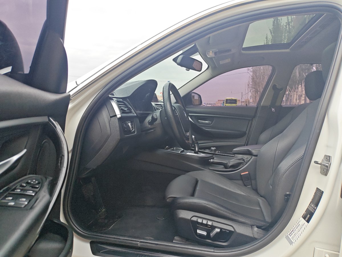 BMW 3 Series 2018 car image #4