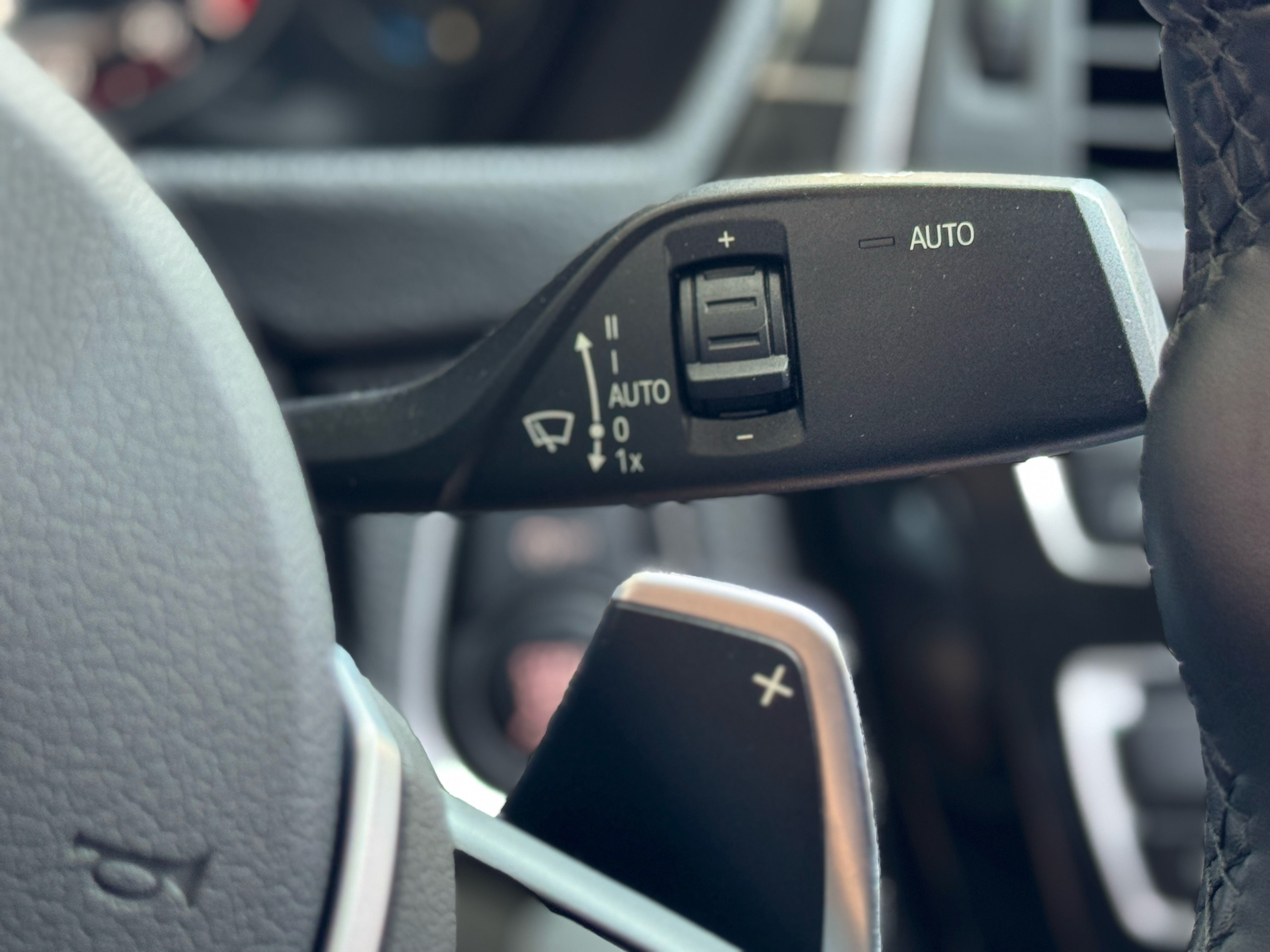 BMW 3 Series 2019 imagen de coche #19